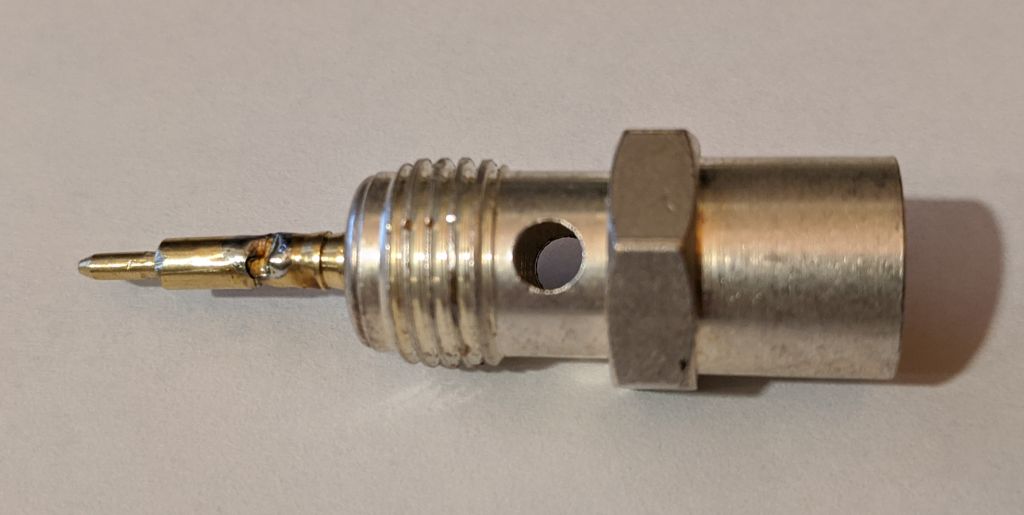 Screw together N connector